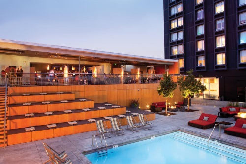 Custom Hotel LAX buitenkant